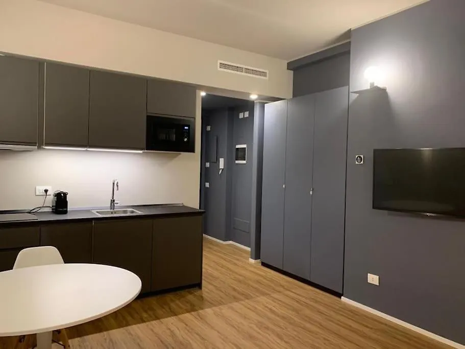 Studio In Villa Near Fiera Milano At Metro Stop Pero Apartment