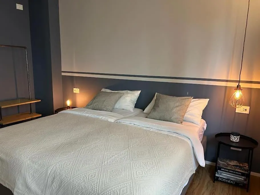 Studio In Villa Near Fiera Milano At Metro Stop Pero Italy